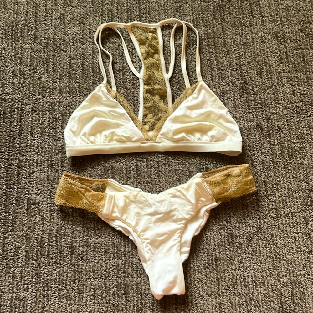 Beach bunny cream & gold lace bikini